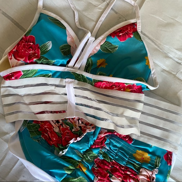 Summer wear 2 pcs set Deep V neck Push-up Bralette and short  Size M - Picture 6 of 10